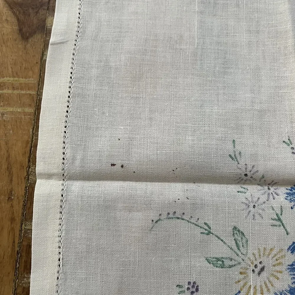 White Linen Table Runner 13 x 36 in w/ Drawn Blue Floral Bouquets & Ribbons
